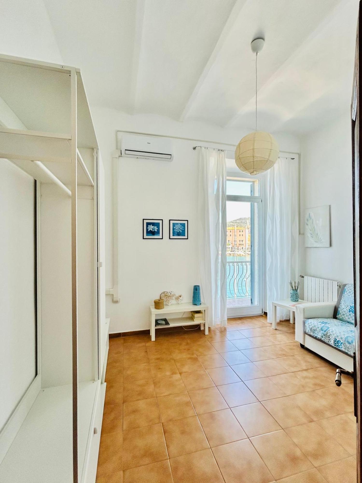 Molo 28 Beach Parking Ac Porto Santo Stefano  Exterior photo
